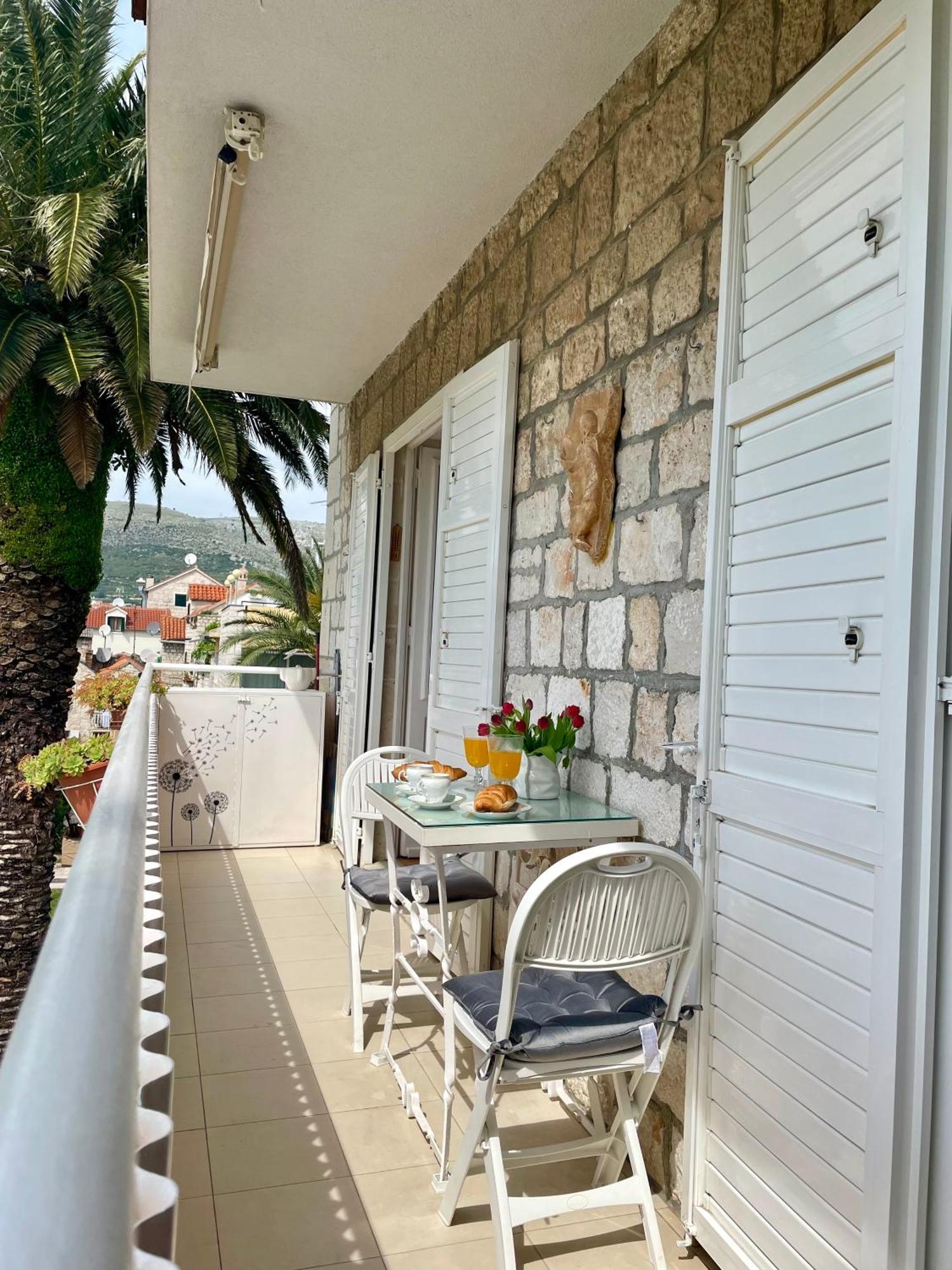 Dinka Old Town Apartment With Sea View 特罗吉尔 外观 照片