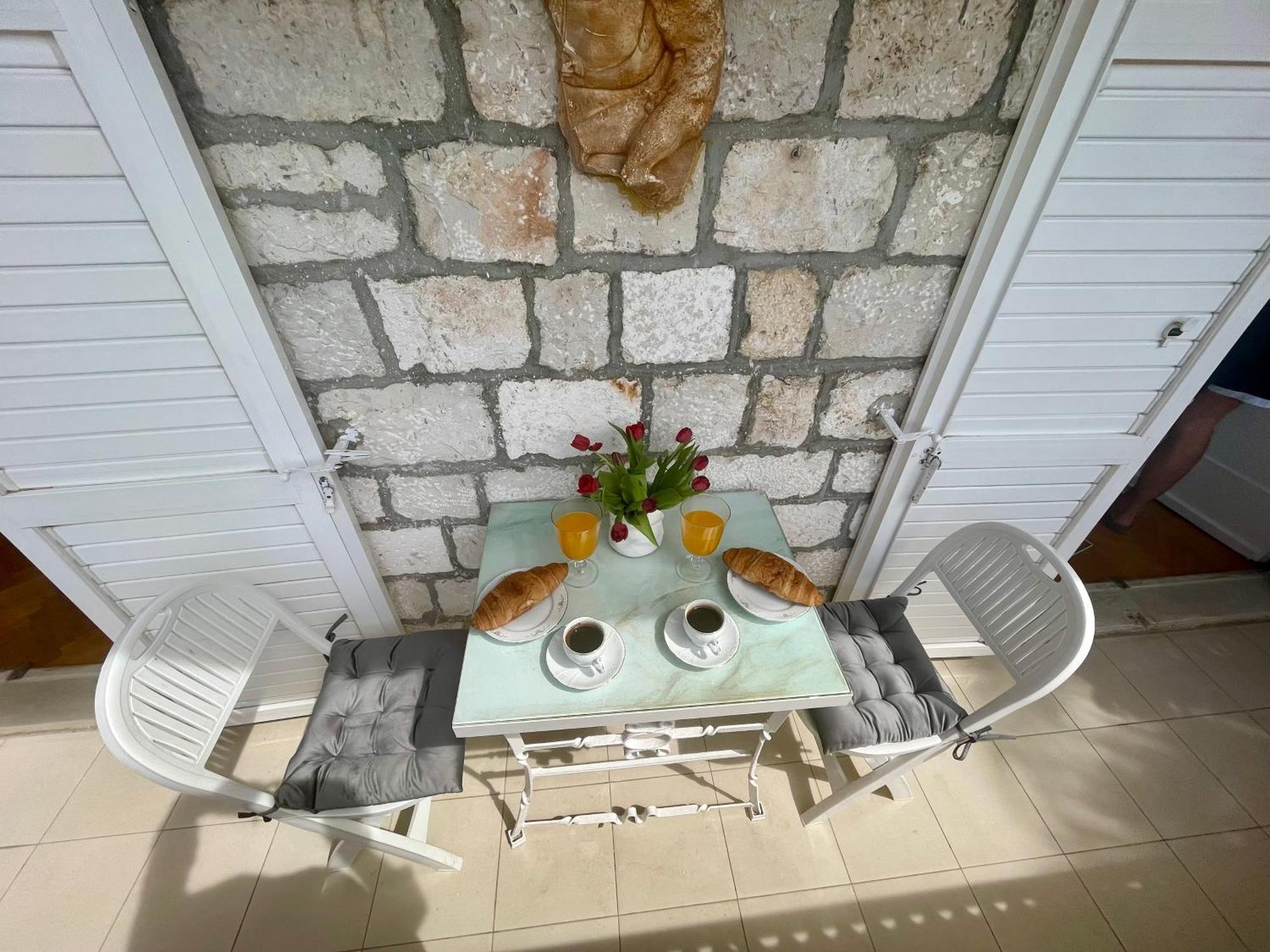 Dinka Old Town Apartment With Sea View 特罗吉尔 外观 照片