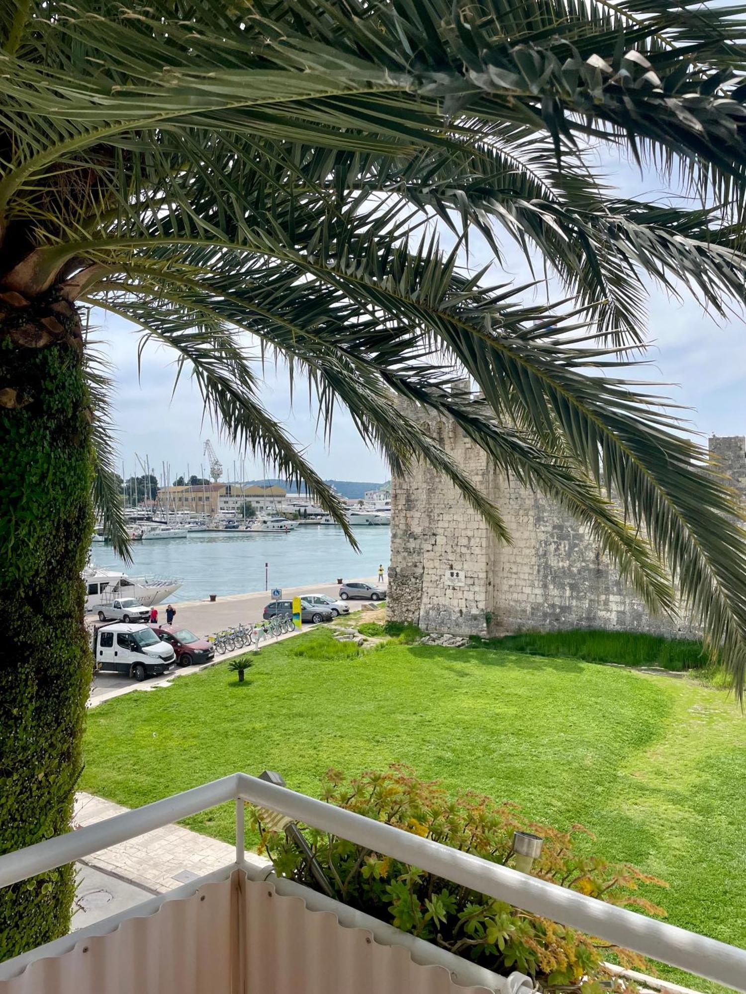 Dinka Old Town Apartment With Sea View 特罗吉尔 外观 照片