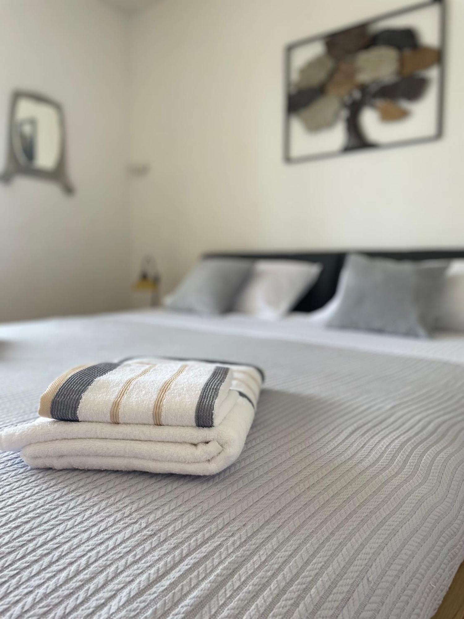 Dinka Old Town Apartment With Sea View 特罗吉尔 外观 照片