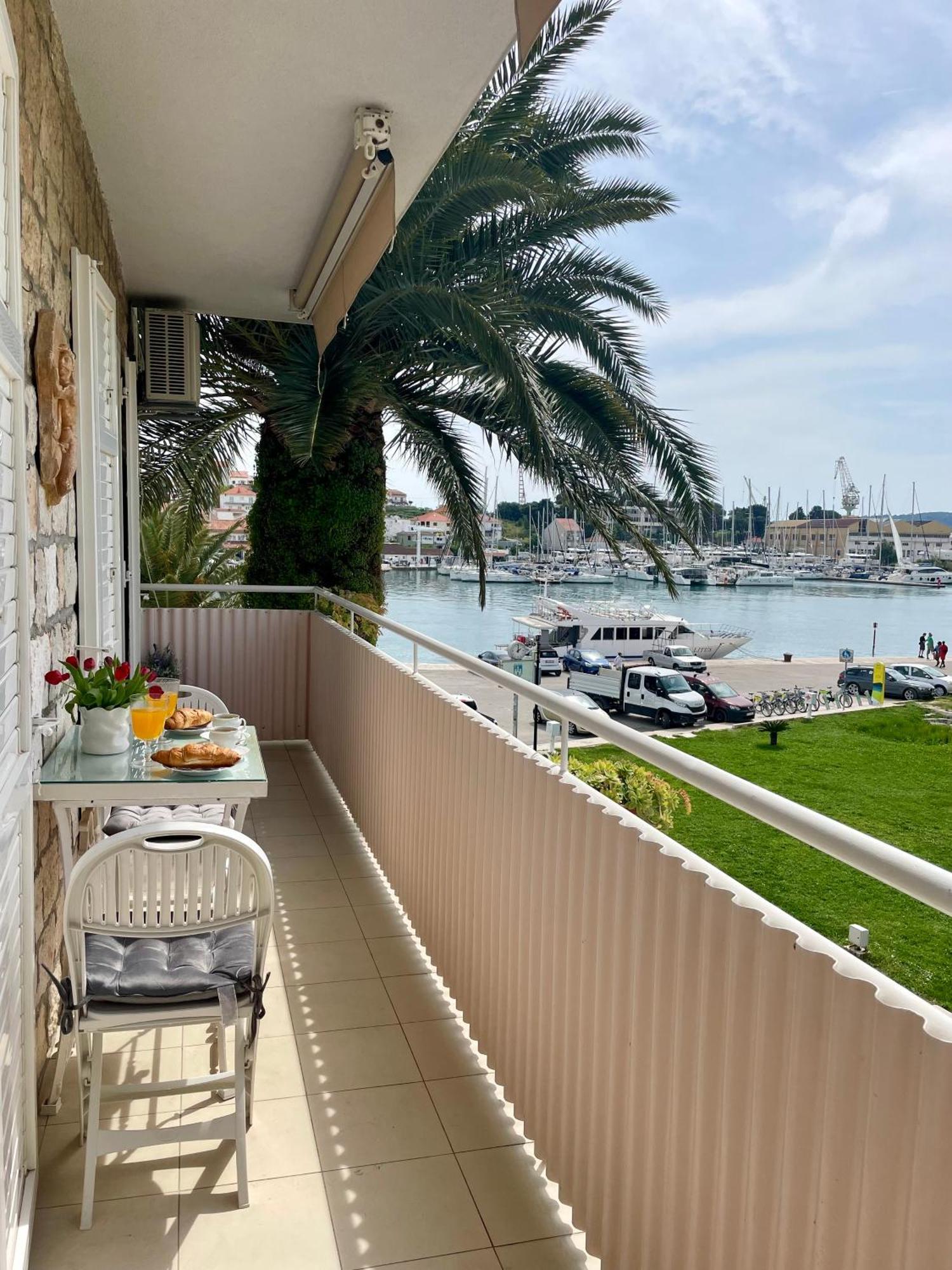 Dinka Old Town Apartment With Sea View 特罗吉尔 外观 照片